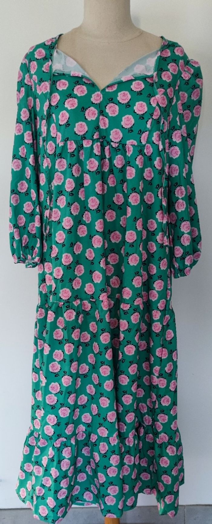 Robe longue à manche 3/4 à motif floral marque Amazon taille L couleur vert pour femme