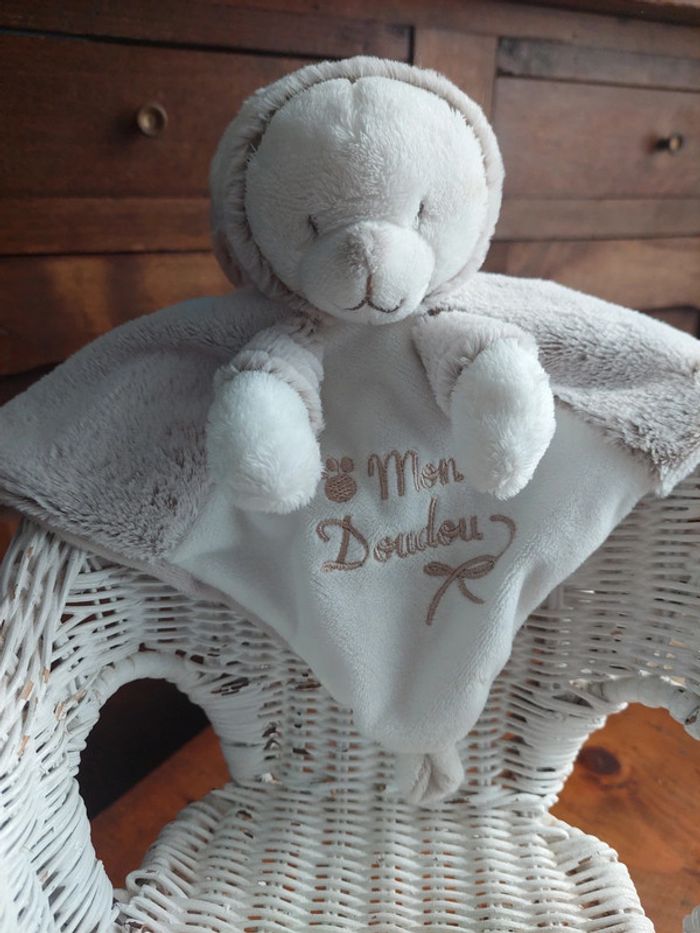 Doudou ours déguisé en lapin