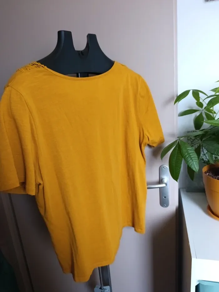 T-shirt moutarde - photo numéro 4
