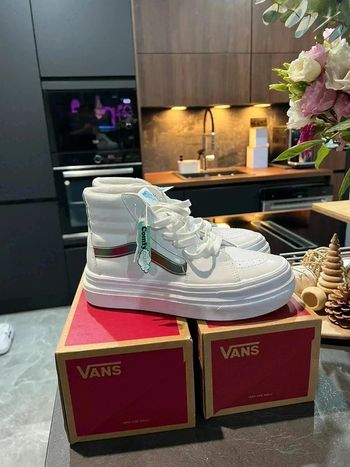 Vans Neuves Taille 37 - Confort et Style, Jamais Portées!