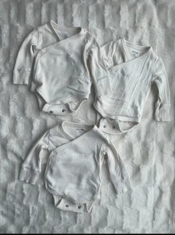 Lot Bodie blanc croisé évolutif kiabi