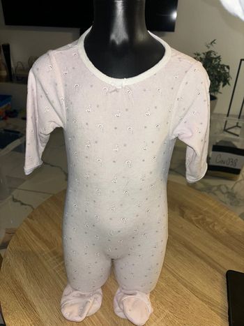 Pyjama bébé fille 12 mois en très bon état