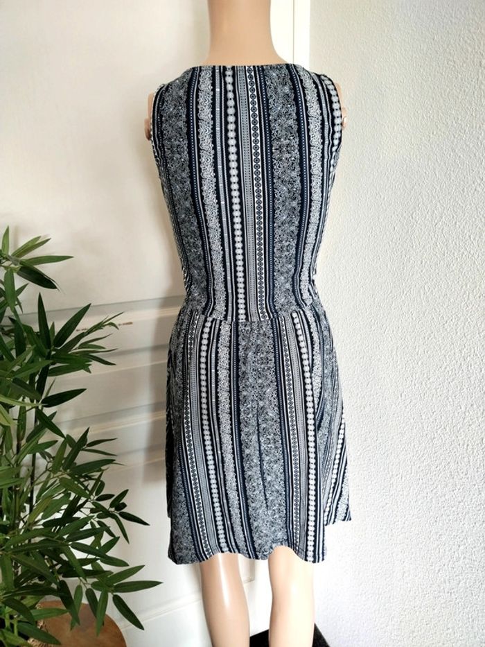Robe Esmera taille S très bon état - photo numéro 3