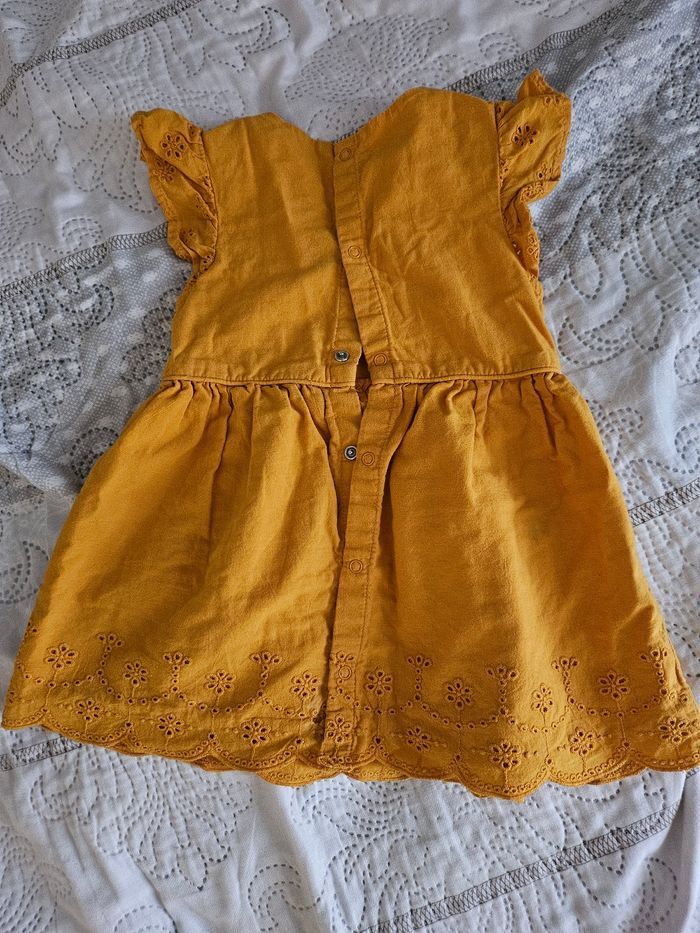 Belle robe pour le fille 9m - photo numéro 2