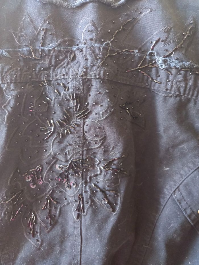 Veste courte jeans avec motifs au dos T : 3 - photo numéro 5