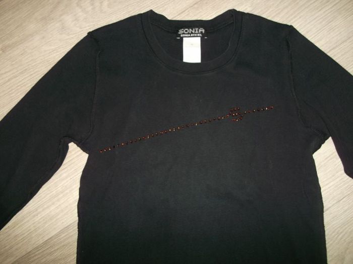 Tee shirt SONIA RYKIEL noir et décos strass "S" de Sonia M TBE