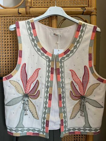 Gilet sans manches brodé fleuri Pretty Wire taille S/M