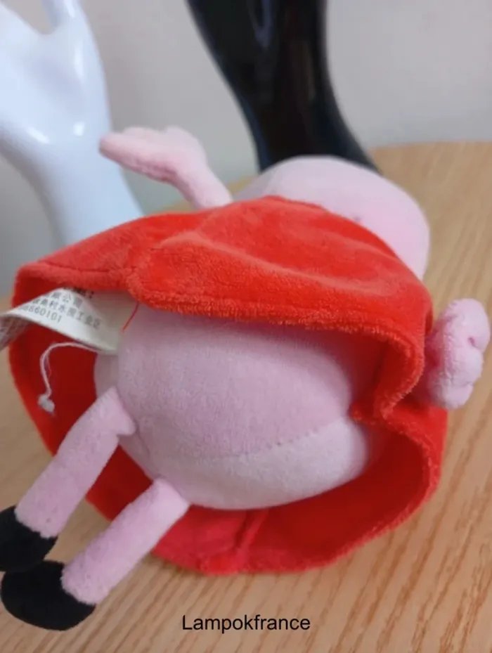 Peluche 20cm Peppa pig super état - photo numéro 4