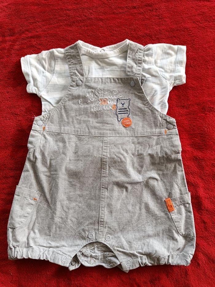 Ensemble gris salopette et t shirt blanc