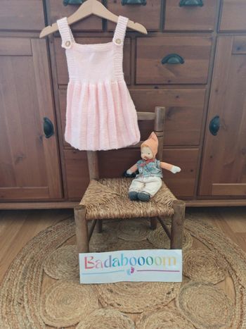 Petite robe en laine rose tbe fait main
