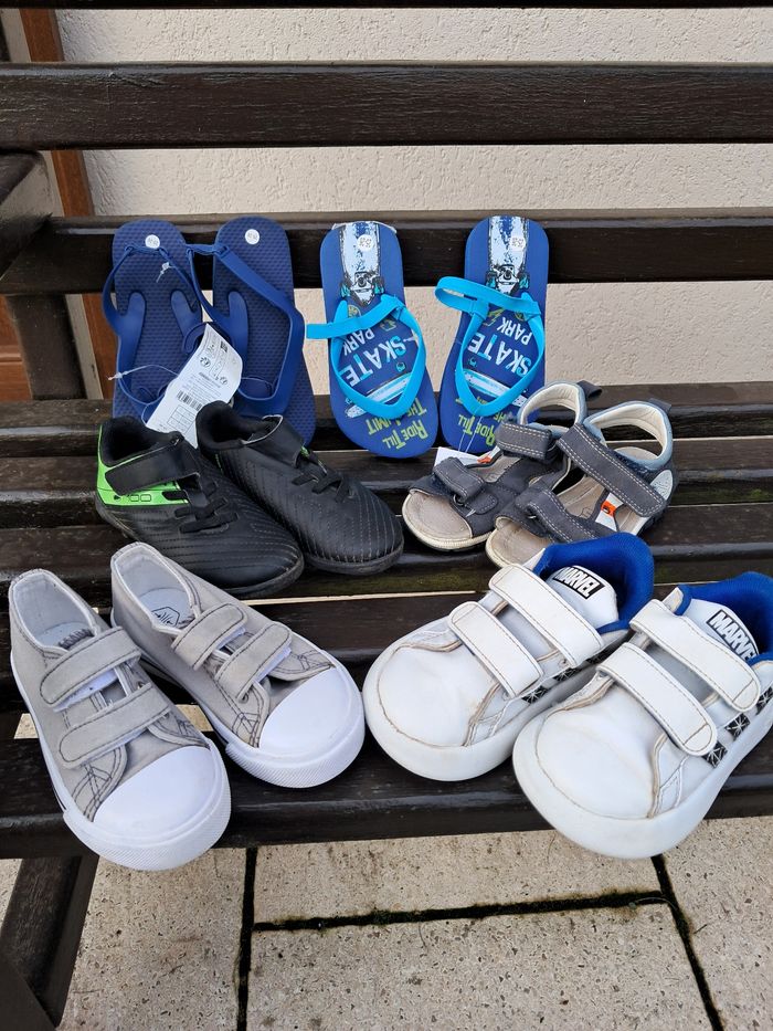 Lot de baskets divers enfant garçon taille 25 excellent état