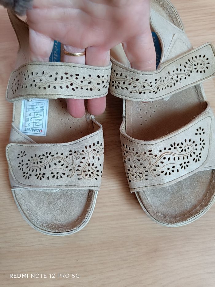 Nu-pieds beige cuir daim "Damart" Piedical p.37 - photo numéro 2