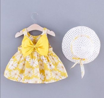 Robe fleur et chapeau