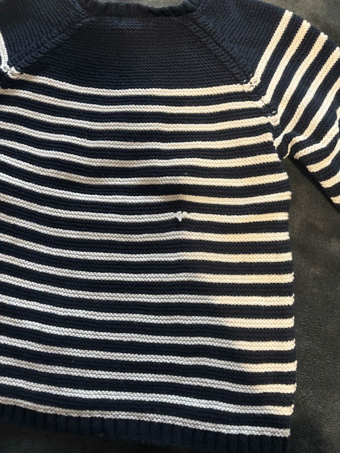 Lot de 2 pulls 2 ans (taillent grand) - photo numéro 6