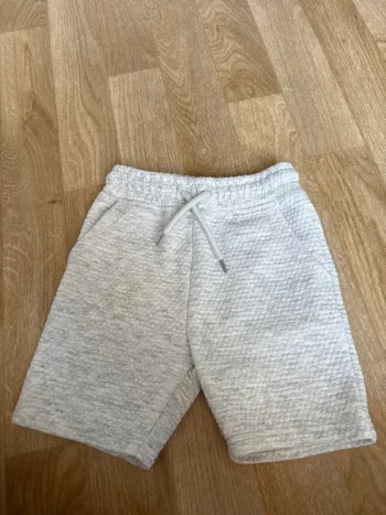 Short Primark taille 3/4 ans
