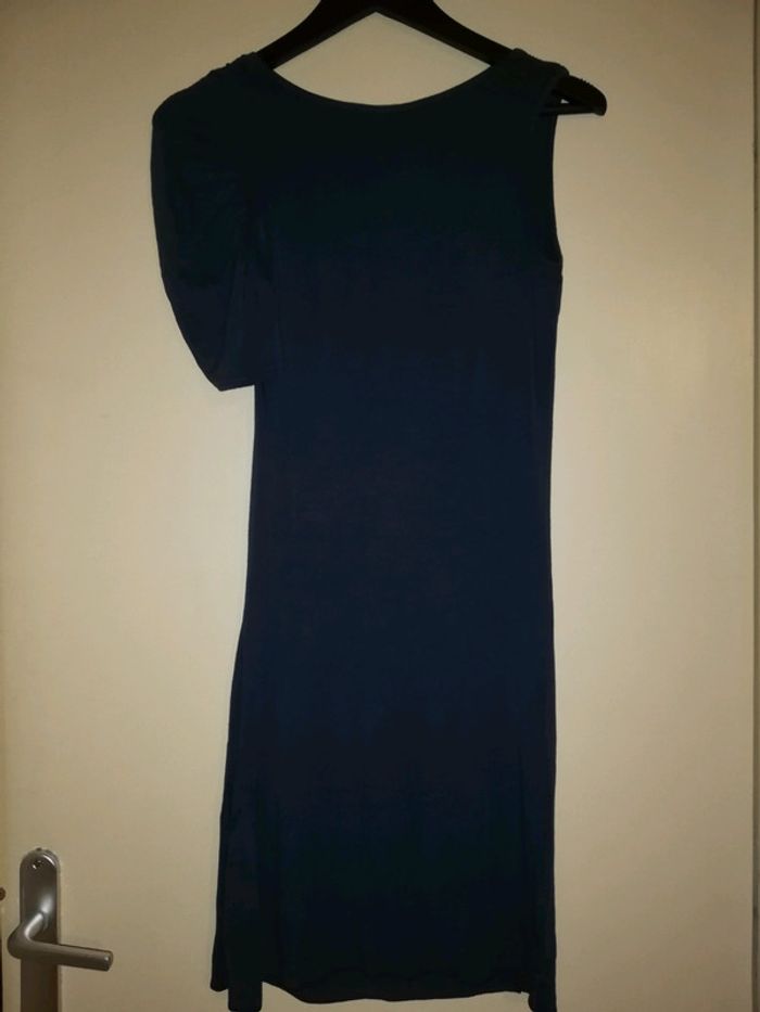 Robe moulante - photo numéro 3