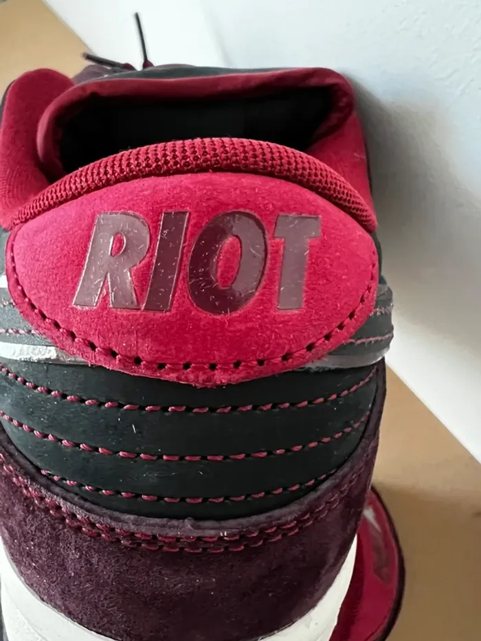 Nike SB Dunk Low Riot Skateshop Spécial Box - 44 - photo numéro 7