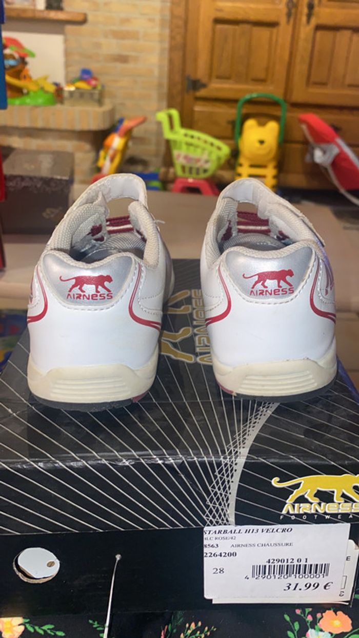 Chaussures Airness Taille 28 - photo numéro 4