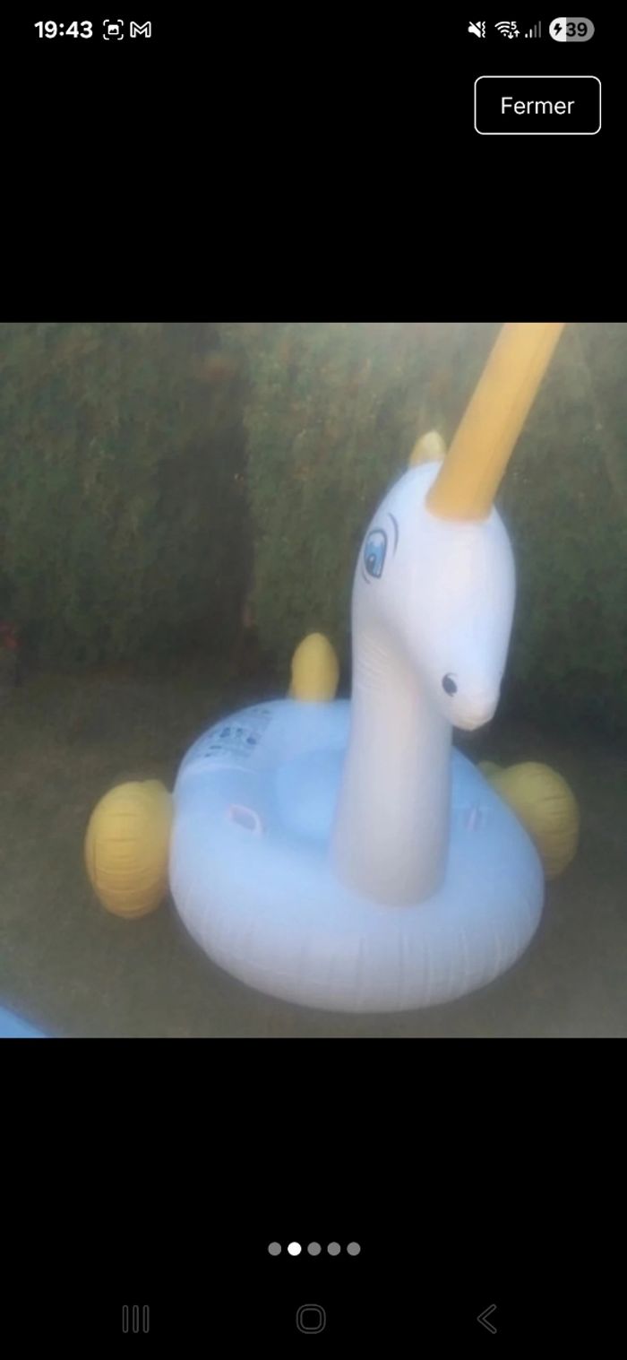 Bouée île gonflable licorne - photo numéro 2