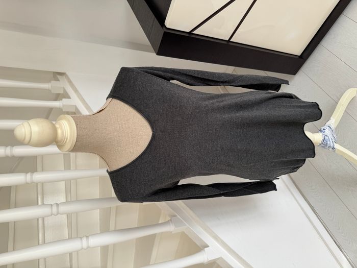Pull Etam gris foncé avec motif papillon à l’arrière - photo numéro 1