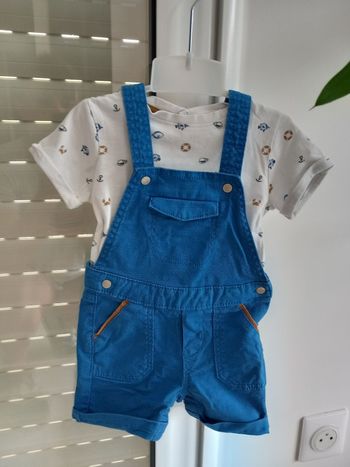 Ensemble salopette et tee-shirt