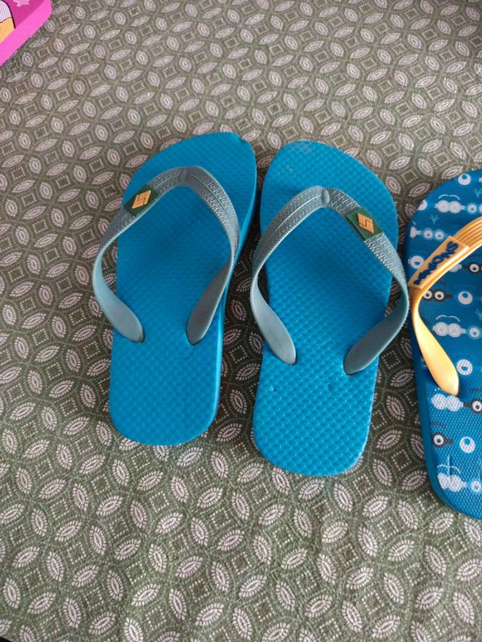 Paires de claquettes neuves taille 30/31 - photo numéro 2
