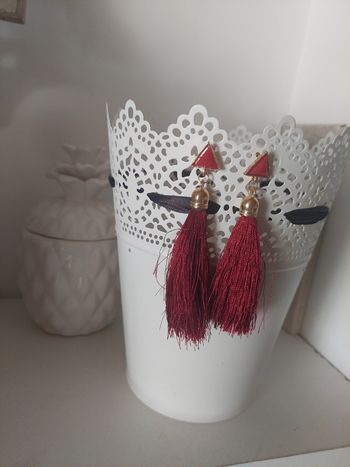 Boucles d'oreilles pendantes pompon rouge TBE ❤️