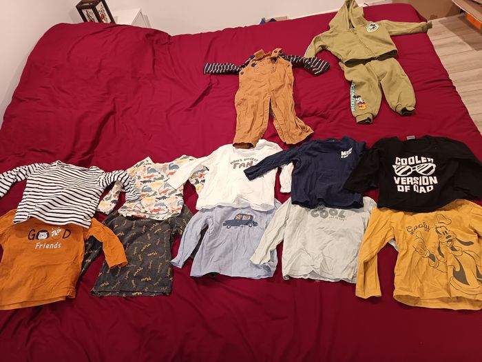Lot vêtements 24 mois (34 pièces) - photo numéro 3