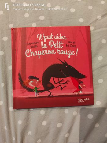 Il faut aider le petit chaperon rouge ! Hachette Jeunesse
