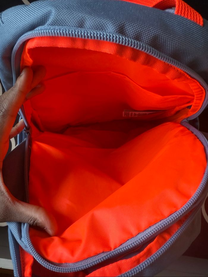 🎒 Sac à dos Puma – Bleu et détails orange fluo – Neuf avec étiquettes - photo numéro 5