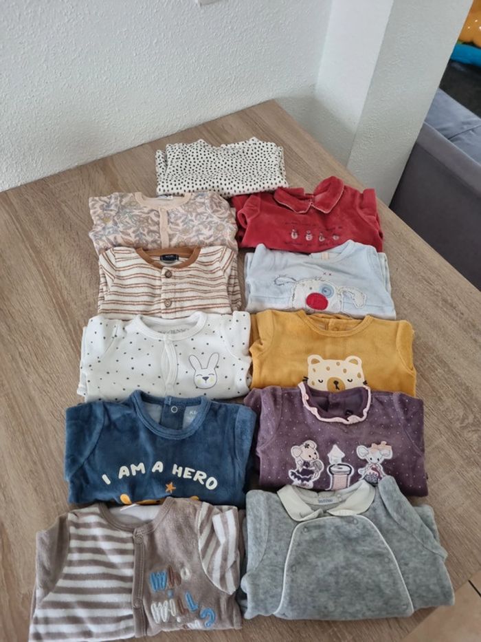 Lot de pyjamas - photo numéro 5