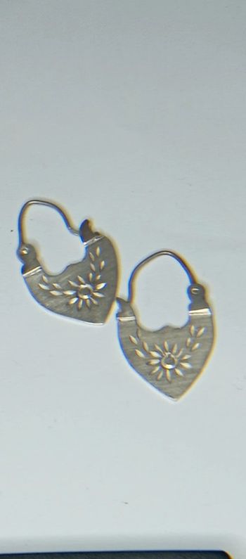 Boucles d'oreilles plates