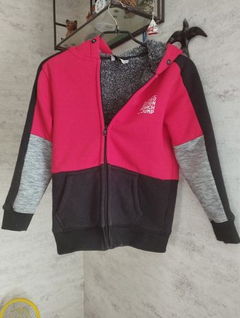 Veste molletonnée avec capuche