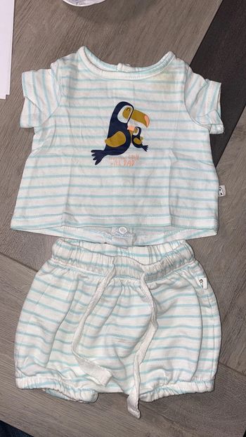 Ensemble short t-shirt bébé