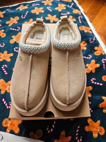 Ugg w tazz Taille 38 couleur sable