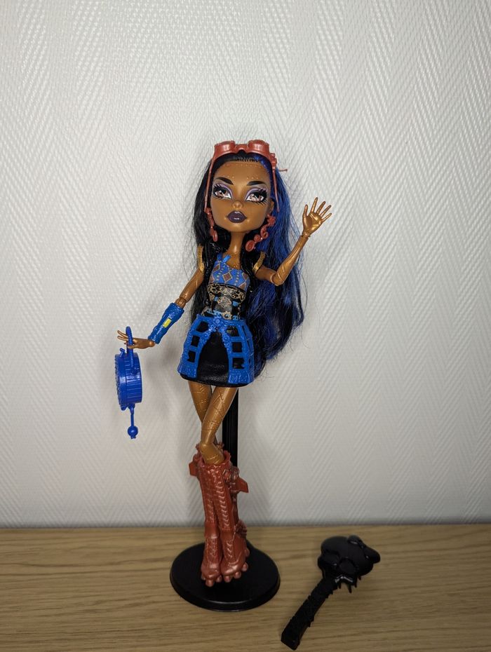 Poupée Monster high Robecca basic
