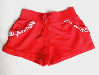Vêtement fille short rouge 3 ans