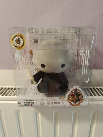 A saisir, NEUVE, très belle tirelire " Harry Potter   "  ( bien lire svp )