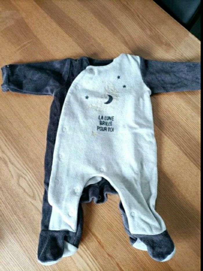 Pyjamas en 1 mois - photo numéro 4