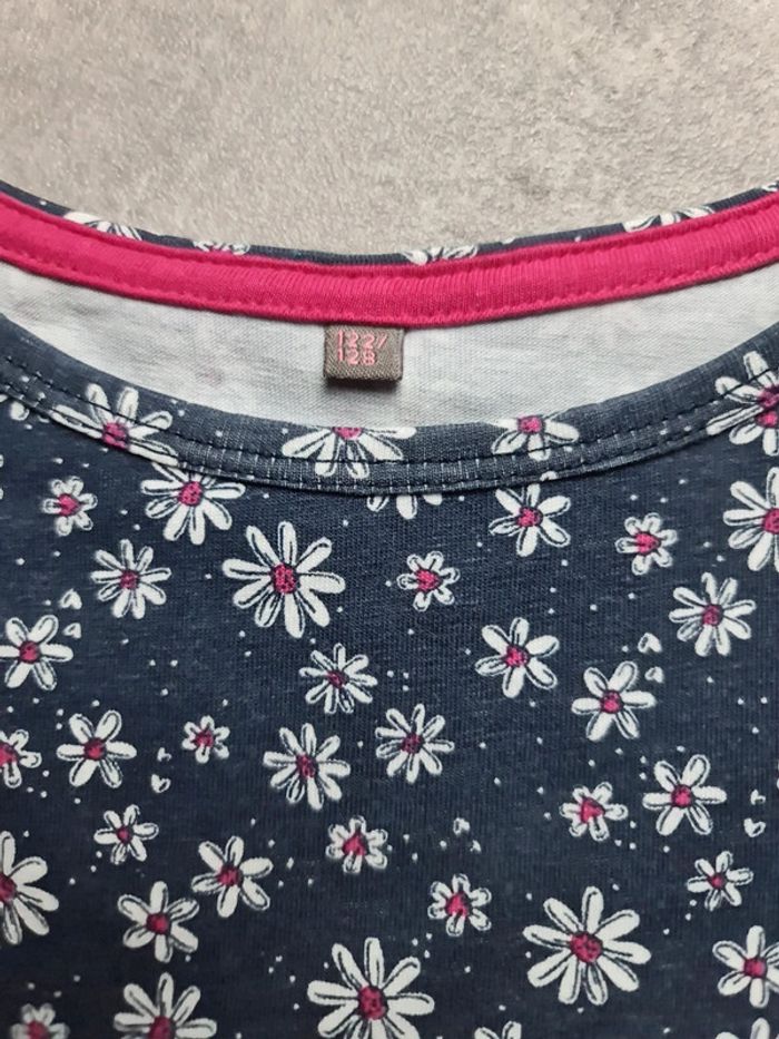 Robe été bleu fleurs blanches manches courtes fille Taille 7 ans Cordon rouge à la ceinture - photo numéro 5