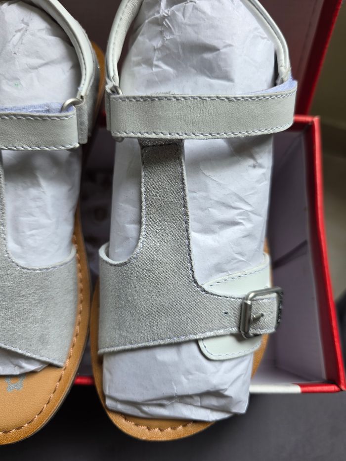 Sandale kickers neuf pointure 32 - photo numéro 4