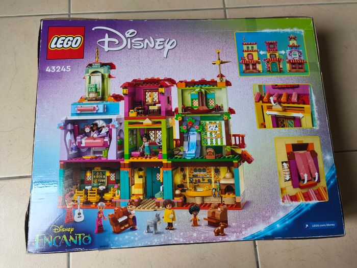 LEGO Disney - La maison magique des Madrigal (43245) - photo numéro 6