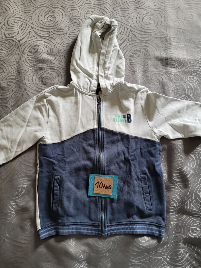 Gilet zippé à capuche