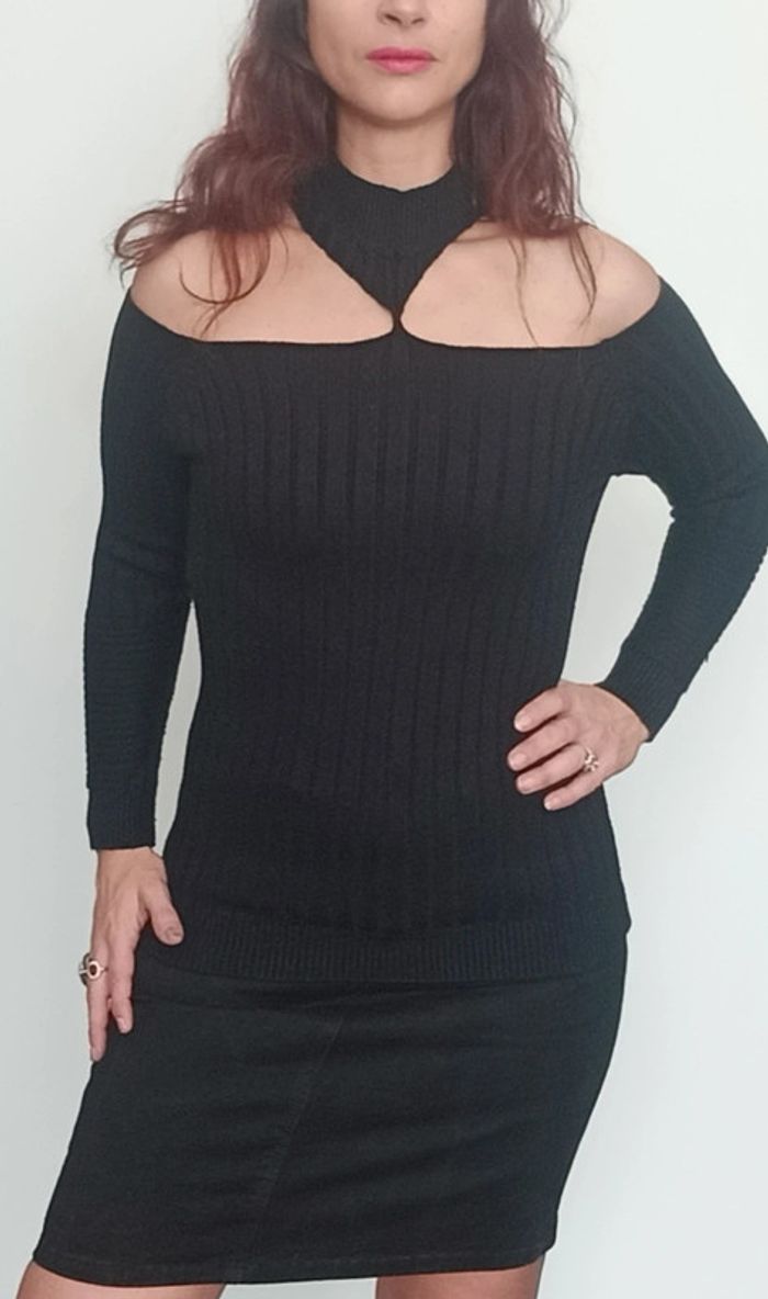 Pull noir côtelé épaules dénudées taille 38 - photo numéro 2