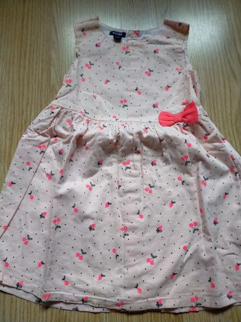 Très jolie robe Kiabi 24 mois