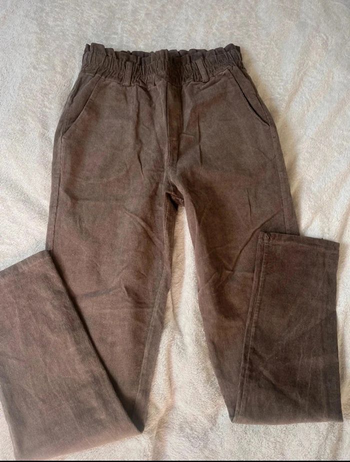 Pantalon marron côtelé