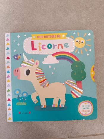 Livre cartonné avec tirettes mon histoire de licorne