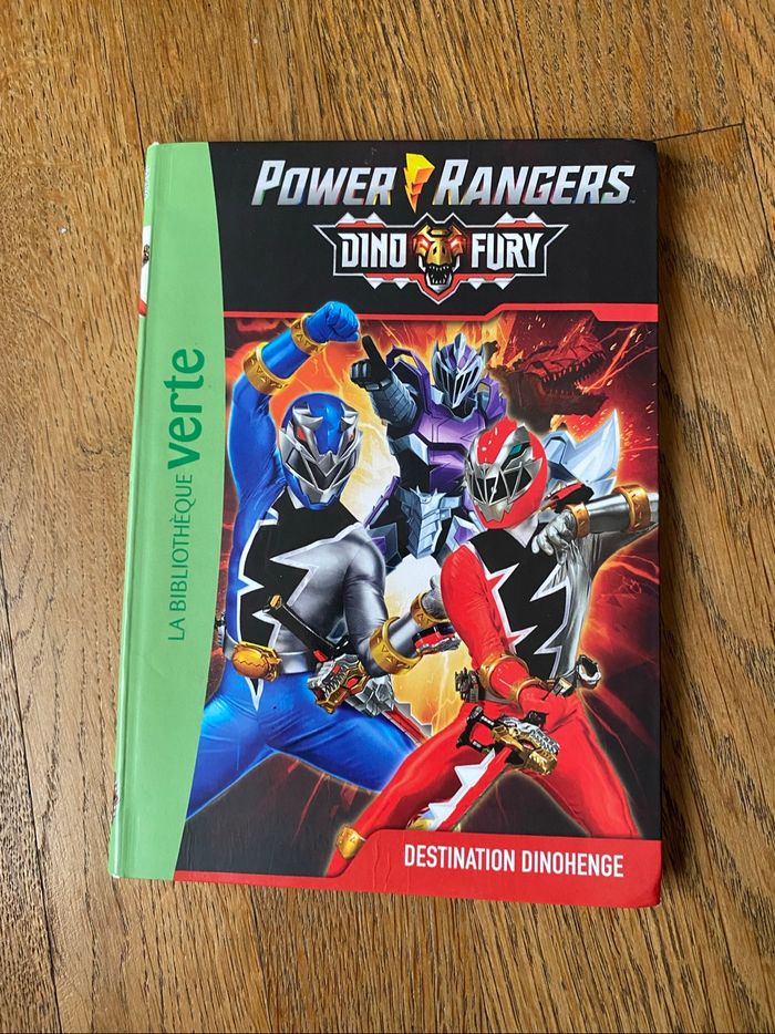 Livre Power Rangers Dino Fury Destination Dinohenge