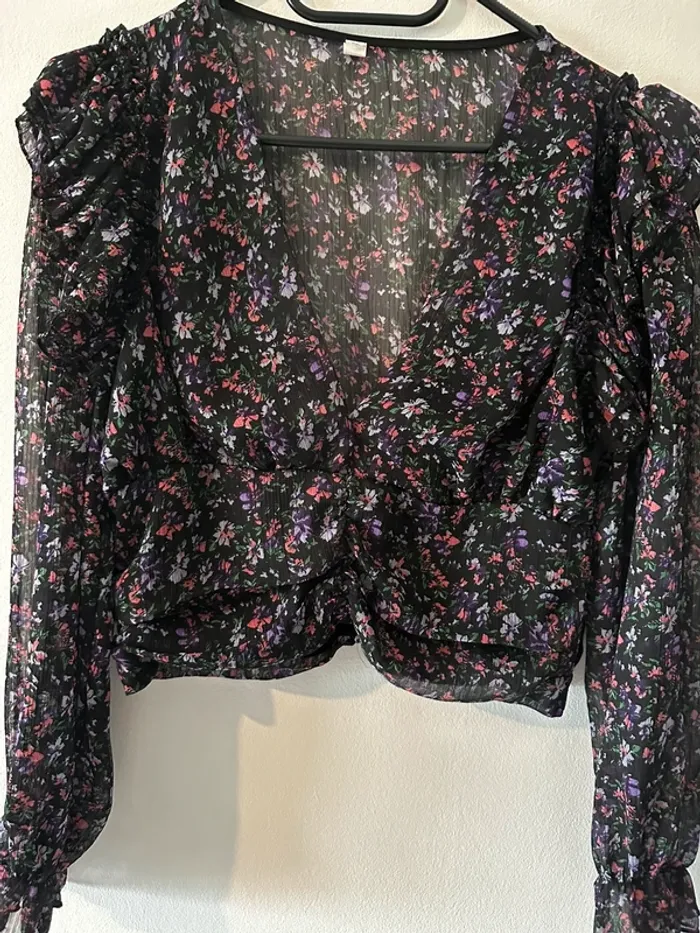 Blouse courte fleurie