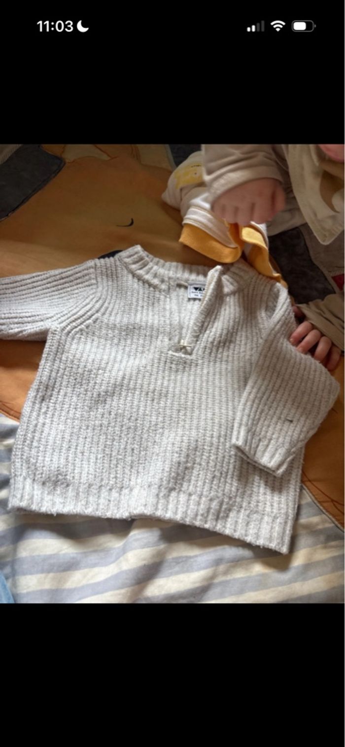 Pull bébé - photo numéro 1